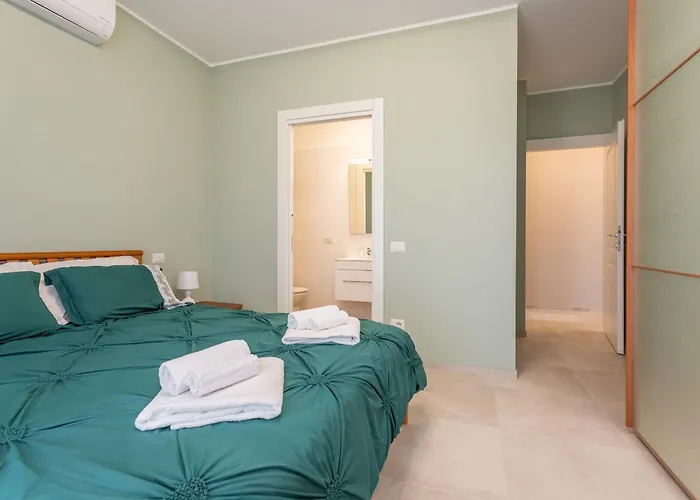 2-bedroom Retreat Near Metro & Parks Roma