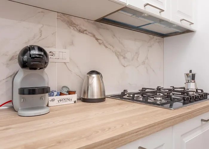 2-bedroom Retreat Near Metro & Parks Apartamento