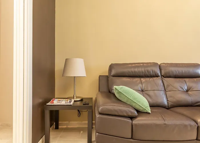 2-bedroom Retreat Near Metro & Parks Apartamento Roma